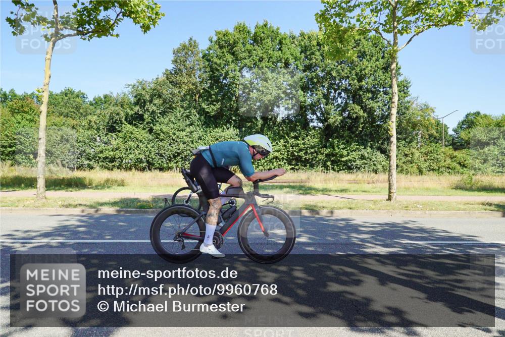 09.08.2026 - GEWOBA Citytriathlon Bremen Michael Burmester http://msf.ph/oto/9960768 09.08.2026 12:55:29 Radfahren 653, 705, 789, 872, 918, 930, 938, 948, 960, 1111, 1131, 1147 meine-sportfotos.de