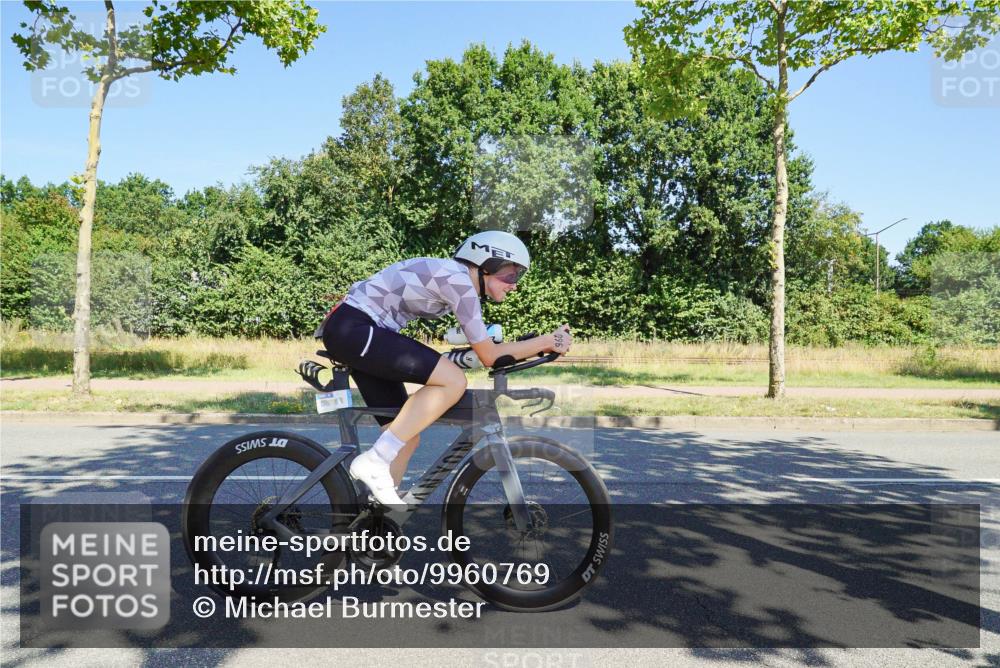 09.08.2026 - GEWOBA Citytriathlon Bremen Michael Burmester http://msf.ph/oto/9960769 09.08.2026 12:55:29 Radfahren 653, 705, 789, 872, 918, 930, 938, 948, 960, 1111, 1131, 1147 meine-sportfotos.de
