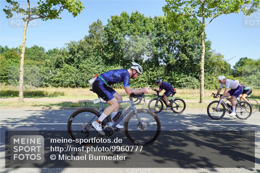09.08.2026 - GEWOBA Citytriathlon Bremen Michael Burmester http://msf.ph/oto/9960777 09.08.2026 12:55:37 Radfahren 653, 675, 694, 872, 918, 938, 948, 960, 1111, 1131, 1147 meine-sportfotos.de