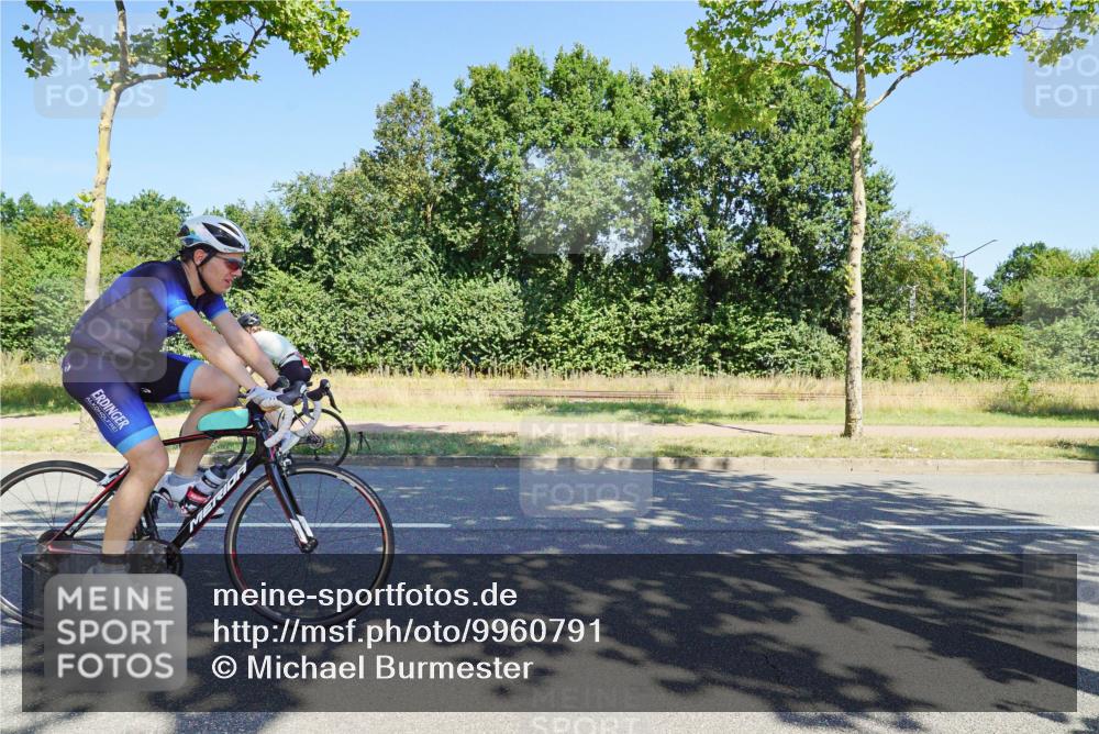09.08.2026 - GEWOBA Citytriathlon Bremen Michael Burmester http://msf.ph/oto/9960791 09.08.2026 12:56:02 Radfahren 564, 612, 667, 763, 780, 783, 810, 819, 897, 1005, 1156 meine-sportfotos.de