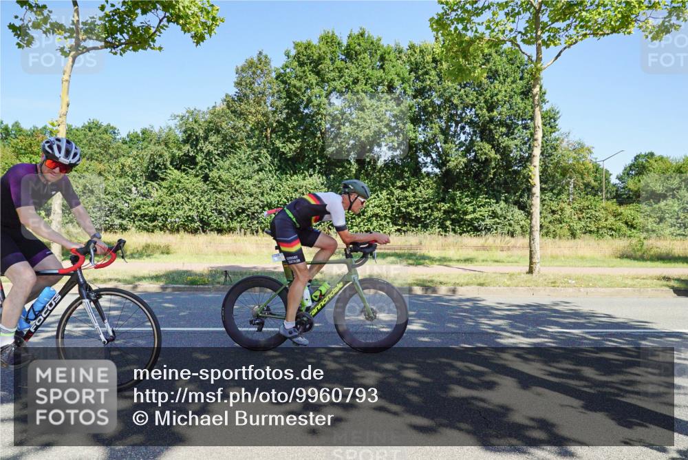 09.08.2026 - GEWOBA Citytriathlon Bremen Michael Burmester http://msf.ph/oto/9960793 09.08.2026 12:56:06 Radfahren 564, 612, 667, 763, 780, 810, 819, 897, 1005, 1126, 1156 meine-sportfotos.de
