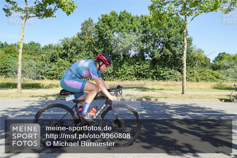 09.08.2026 - GEWOBA Citytriathlon Bremen Michael Burmester http://msf.ph/oto/9960808 09.08.2026 12:56:20 Radfahren 664, 671, 673, 759, 780, 819, 912, 1017, 1126 meine-sportfotos.de