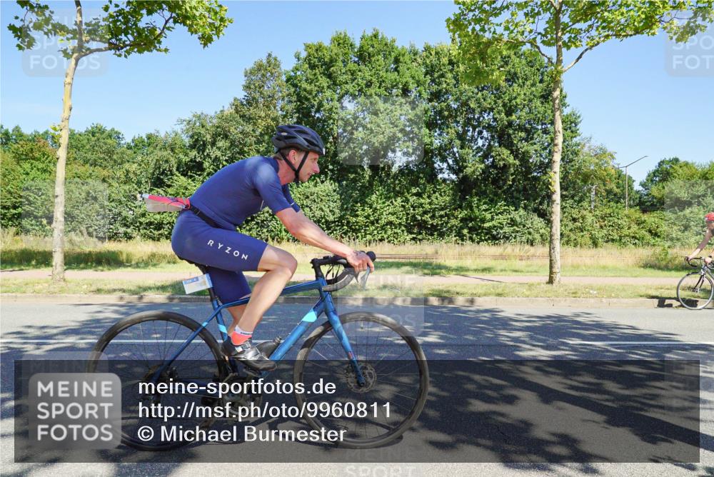 09.08.2026 - GEWOBA Citytriathlon Bremen Michael Burmester http://msf.ph/oto/9960811 09.08.2026 12:56:22 Radfahren 664, 671, 673, 759, 912, 1017, 1113, 1126 meine-sportfotos.de