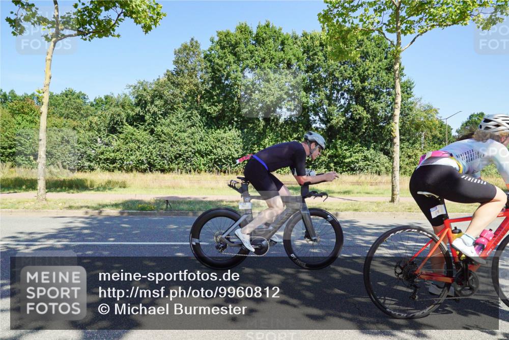 09.08.2026 - GEWOBA Citytriathlon Bremen Michael Burmester http://msf.ph/oto/9960812 09.08.2026 12:56:24 Radfahren 664, 671, 673, 759, 871, 912, 1017, 1113 meine-sportfotos.de