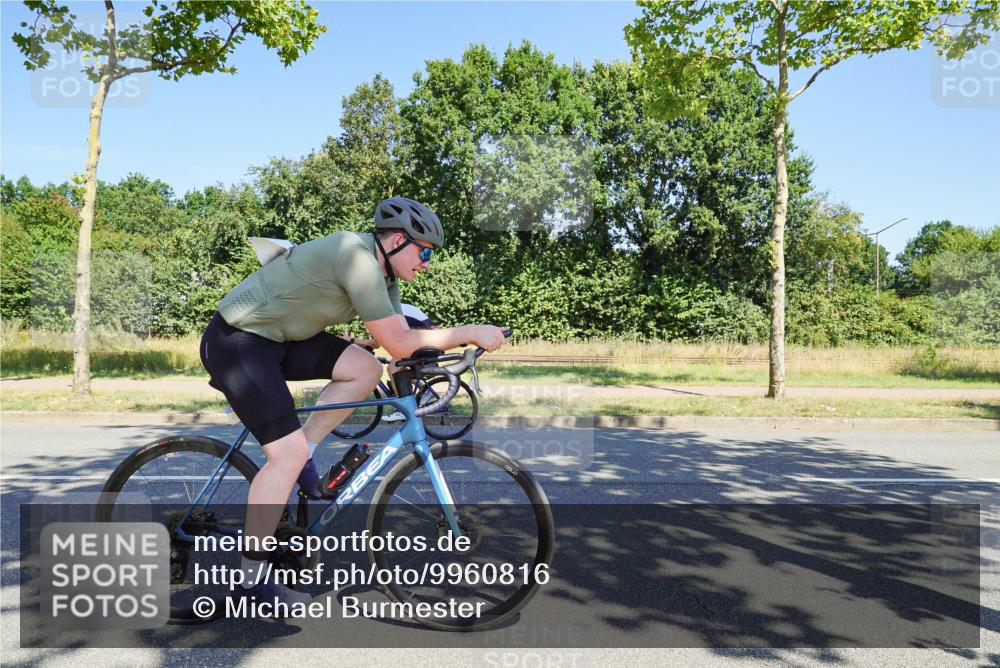 09.08.2026 - GEWOBA Citytriathlon Bremen Michael Burmester http://msf.ph/oto/9960816 09.08.2026 12:56:30 Radfahren 671, 727, 759, 774, 848, 871, 902, 912, 1017, 1113 meine-sportfotos.de