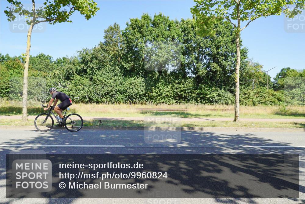 09.08.2026 - GEWOBA Citytriathlon Bremen Michael Burmester http://msf.ph/oto/9960824 09.08.2026 12:56:45 Radfahren 727, 761, 762, 774, 840, 848, 902 meine-sportfotos.de