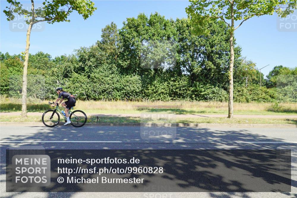 09.08.2026 - GEWOBA Citytriathlon Bremen Michael Burmester http://msf.ph/oto/9960828 09.08.2026 12:56:54 Radfahren 601, 620, 637, 740, 762, 767, 840, 1012 meine-sportfotos.de