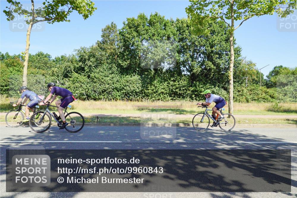 09.08.2026 - GEWOBA Citytriathlon Bremen Michael Burmester http://msf.ph/oto/9960843 09.08.2026 12:57:13 Radfahren 586, 637, 696, 766, 806, 838, 844, 886, 896, 972, 1109 meine-sportfotos.de