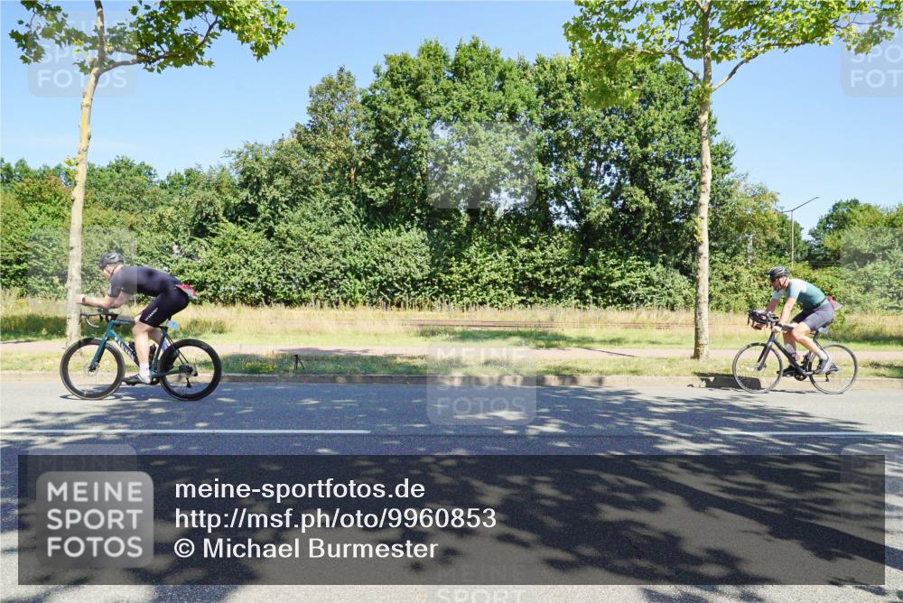 09.08.2026 - GEWOBA Citytriathlon Bremen Michael Burmester http://msf.ph/oto/9960853 09.08.2026 12:57:24 Radfahren 586, 603, 702, 806, 834, 838, 858, 886, 982 meine-sportfotos.de