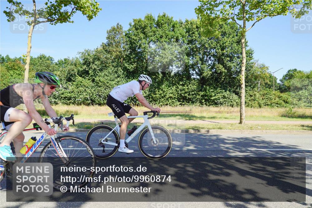 09.08.2026 - GEWOBA Citytriathlon Bremen Michael Burmester http://msf.ph/oto/9960874 09.08.2026 12:57:58 Radfahren 548, 602, 625, 707, 711, 718, 809, 919, 931, 943, 954, 998, 1003, 1121, 1136 meine-sportfotos.de