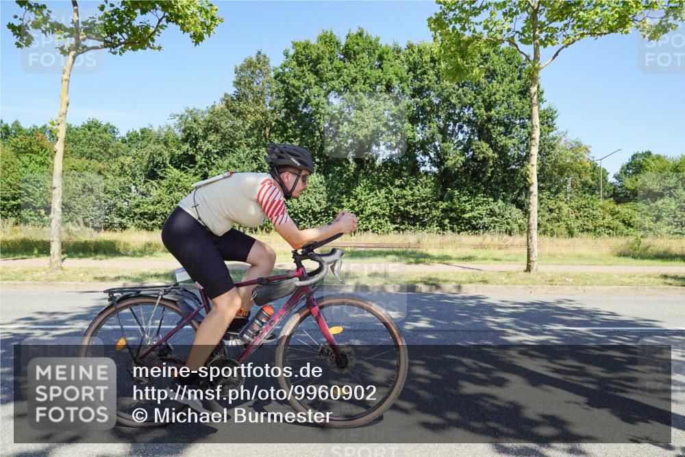 09.08.2026 - GEWOBA Citytriathlon Bremen Michael Burmester http://msf.ph/oto/9960902 09.08.2026 12:58:57 Radfahren 626, 1148 meine-sportfotos.de