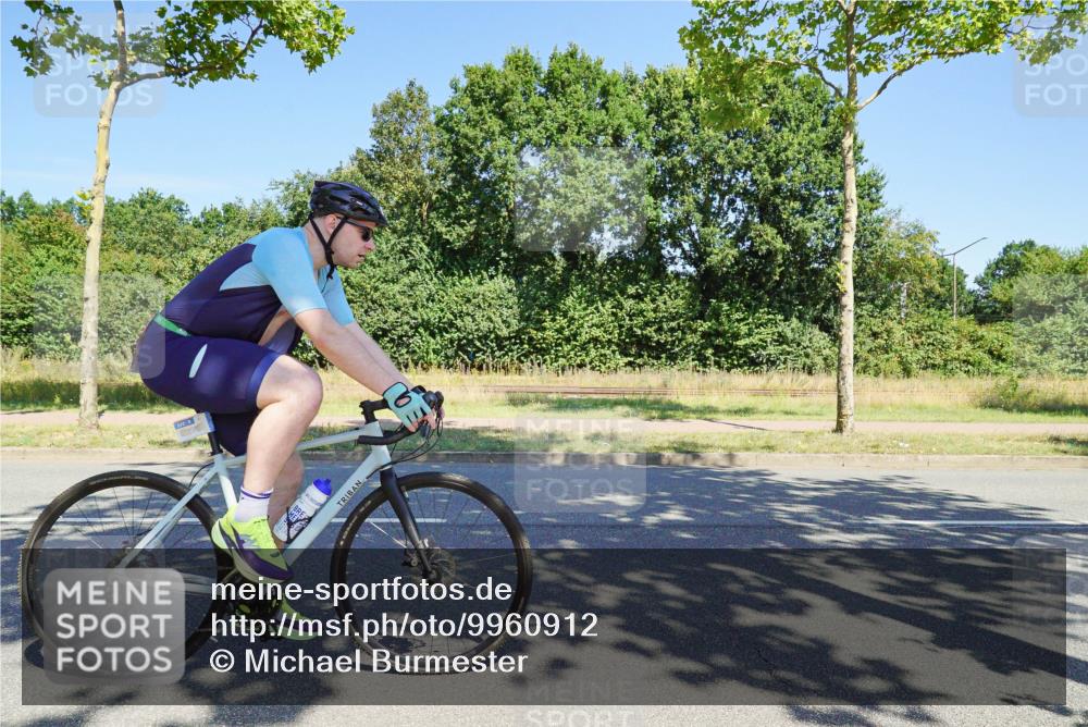 09.08.2026 - GEWOBA Citytriathlon Bremen Michael Burmester http://msf.ph/oto/9960912 09.08.2026 12:59:15 Radfahren 588, 656, 672, 693, 732, 1115 meine-sportfotos.de