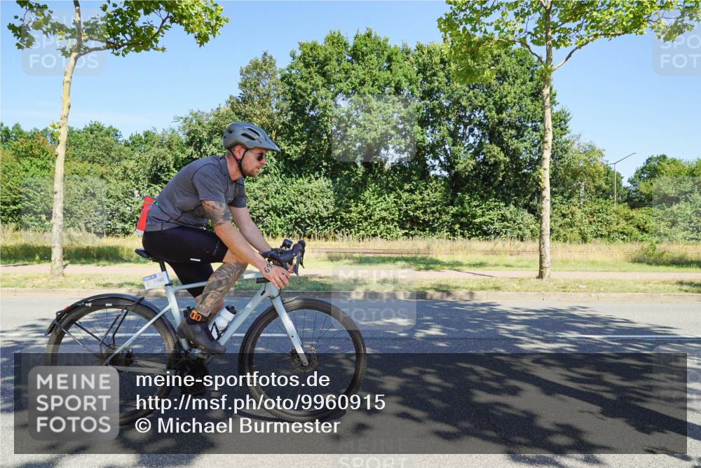 09.08.2026 - GEWOBA Citytriathlon Bremen Michael Burmester http://msf.ph/oto/9960915 09.08.2026 12:59:24 Radfahren 635, 693, 732, 805, 1115 meine-sportfotos.de