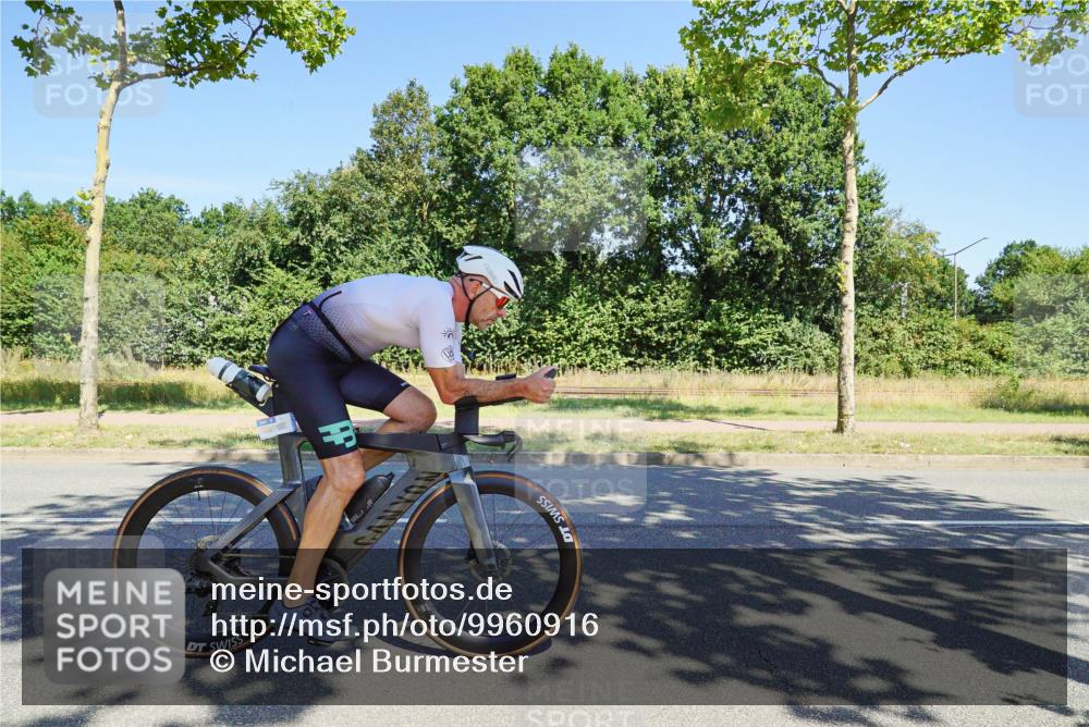 09.08.2026 - GEWOBA Citytriathlon Bremen Michael Burmester http://msf.ph/oto/9960916 09.08.2026 12:59:28 Radfahren 635, 658, 693, 805, 1115 meine-sportfotos.de