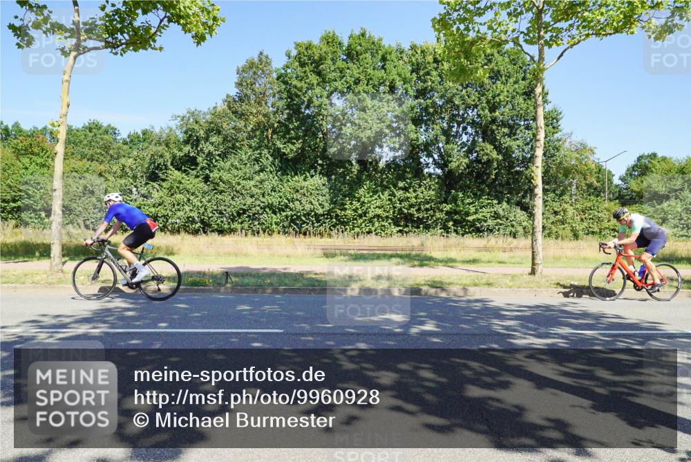 09.08.2026 - GEWOBA Citytriathlon Bremen Michael Burmester http://msf.ph/oto/9960928 09.08.2026 12:59:45 Radfahren 658, 712, 800, 817, 923, 951, 956 meine-sportfotos.de