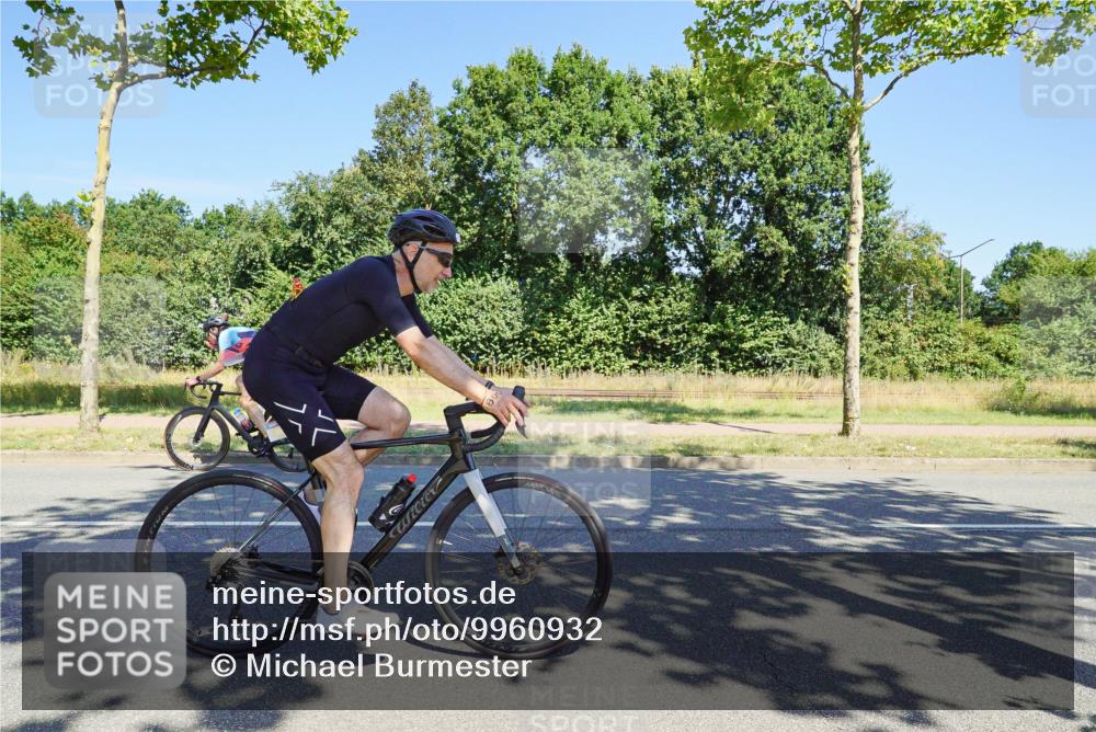 09.08.2026 - GEWOBA Citytriathlon Bremen Michael Burmester http://msf.ph/oto/9960932 09.08.2026 12:59:49 Radfahren 543, 712, 800, 817, 923, 942, 951, 956 meine-sportfotos.de