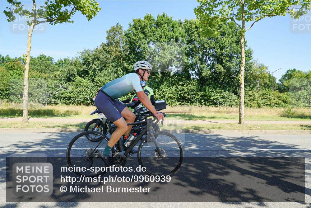 09.08.2026 - GEWOBA Citytriathlon Bremen Michael Burmester http://msf.ph/oto/9960939 09.08.2026 12:59:55 Radfahren 543, 771, 800, 849, 923, 942, 951, 956, 1159 meine-sportfotos.de