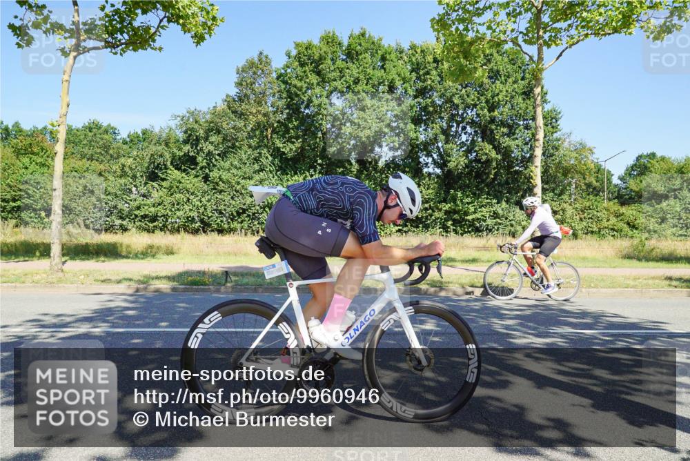 09.08.2026 - GEWOBA Citytriathlon Bremen Michael Burmester http://msf.ph/oto/9960946 09.08.2026 13:00:12 Radfahren 660, 674, 771, 849, 1128, 1159 meine-sportfotos.de