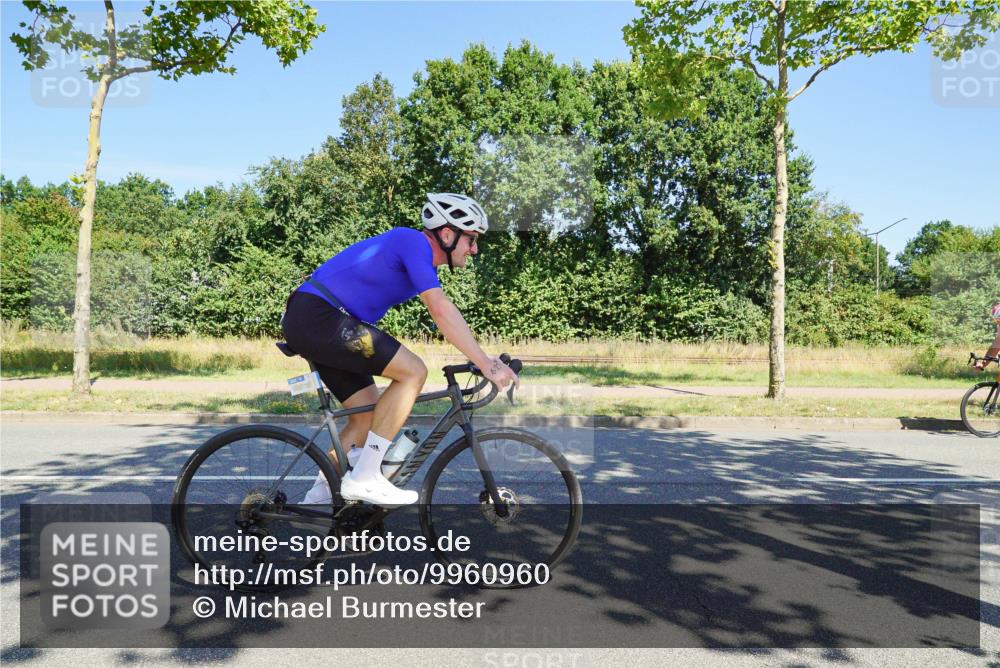 09.08.2026 - GEWOBA Citytriathlon Bremen Michael Burmester http://msf.ph/oto/9960960 09.08.2026 13:00:31 Radfahren 621, 633, 649, 660, 661, 700, 720, 753, 915, 1010, 1123 meine-sportfotos.de