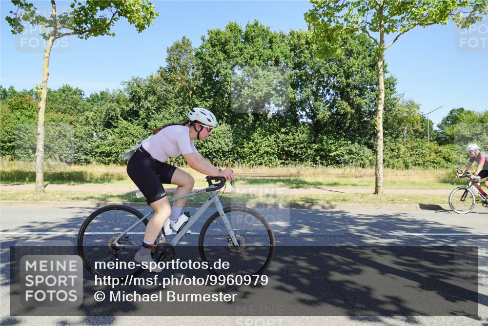 09.08.2026 - GEWOBA Citytriathlon Bremen Michael Burmester http://msf.ph/oto/9960979 09.08.2026 13:00:48 Radfahren 633, 649, 870, 933, 940, 989, 1004, 1104, 1107 meine-sportfotos.de