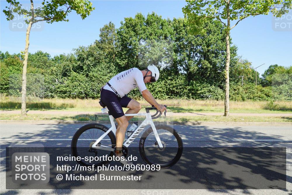 09.08.2026 - GEWOBA Citytriathlon Bremen Michael Burmester http://msf.ph/oto/9960989 09.08.2026 13:01:03 Radfahren 558, 643, 644, 782, 785, 843, 944, 1004 meine-sportfotos.de