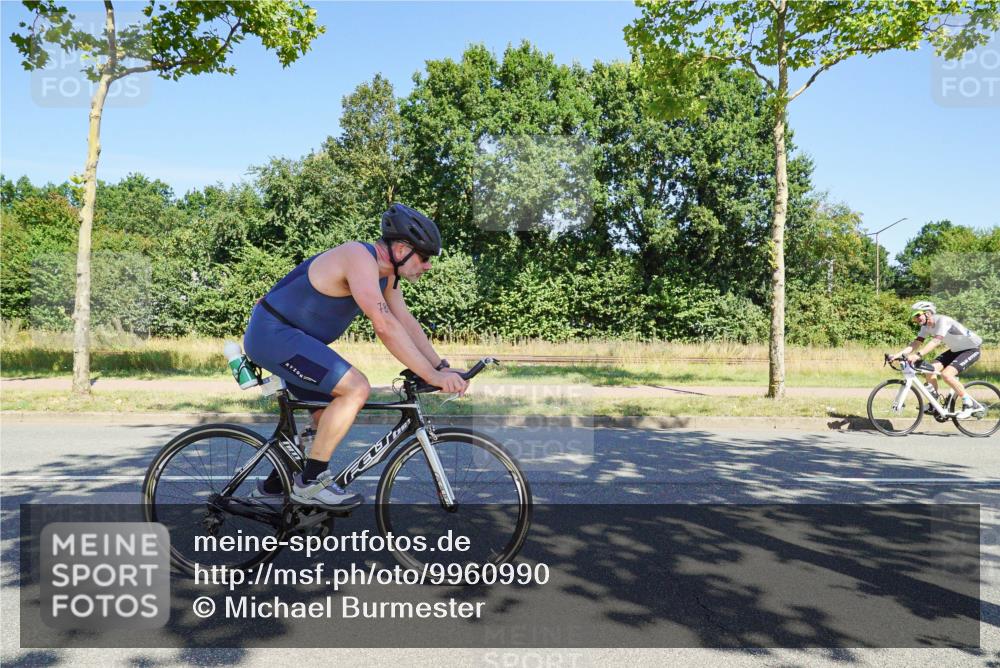 09.08.2026 - GEWOBA Citytriathlon Bremen Michael Burmester http://msf.ph/oto/9960990 09.08.2026 13:01:04 Radfahren 558, 643, 644, 782, 785, 843, 944 meine-sportfotos.de