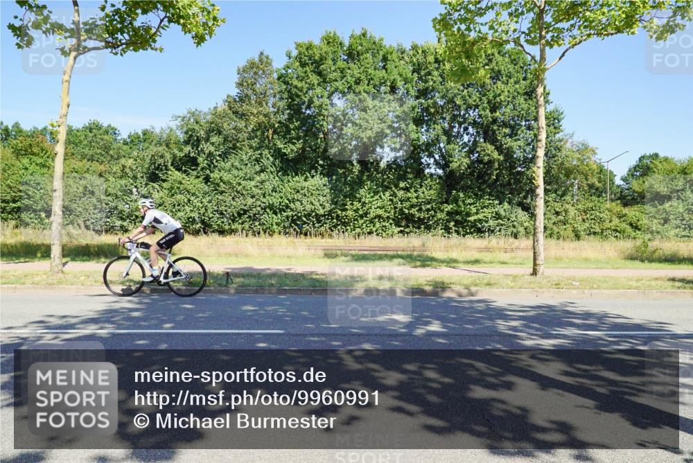 09.08.2026 - GEWOBA Citytriathlon Bremen Michael Burmester http://msf.ph/oto/9960991 09.08.2026 13:01:05 Radfahren 558, 643, 644, 782, 785, 843, 944 meine-sportfotos.de