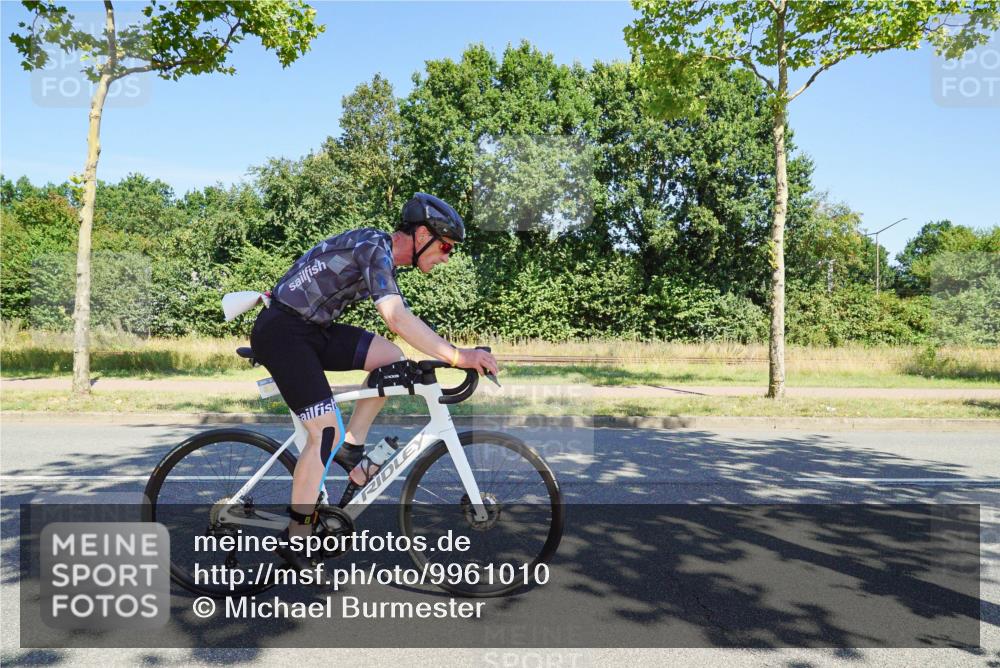 09.08.2026 - GEWOBA Citytriathlon Bremen Michael Burmester http://msf.ph/oto/9961010 09.08.2026 13:01:29 Radfahren 551, 556, 666, 669, 714, 801, 854, 859, 862, 878, 991, 1140 meine-sportfotos.de