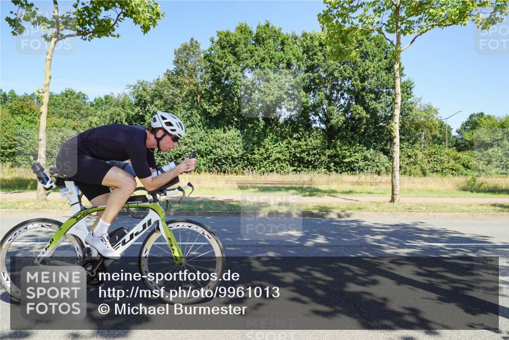 09.08.2026 - GEWOBA Citytriathlon Bremen Michael Burmester http://msf.ph/oto/9961013 09.08.2026 13:01:35 Radfahren 587, 631, 666, 669, 690, 714, 775, 859, 862, 878, 991, 1014, 1120 meine-sportfotos.de