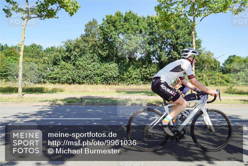 09.08.2026 - GEWOBA Citytriathlon Bremen Michael Burmester http://msf.ph/oto/9961036 09.08.2026 13:02:03 Radfahren 546, 610, 629, 731, 813, 887, 889, 957, 1125 meine-sportfotos.de