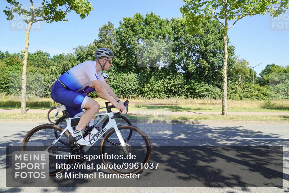 09.08.2026 - GEWOBA Citytriathlon Bremen Michael Burmester http://msf.ph/oto/9961037 09.08.2026 13:02:04 Radfahren 546, 610, 629, 731, 813, 887, 889, 890, 957, 1125 meine-sportfotos.de
