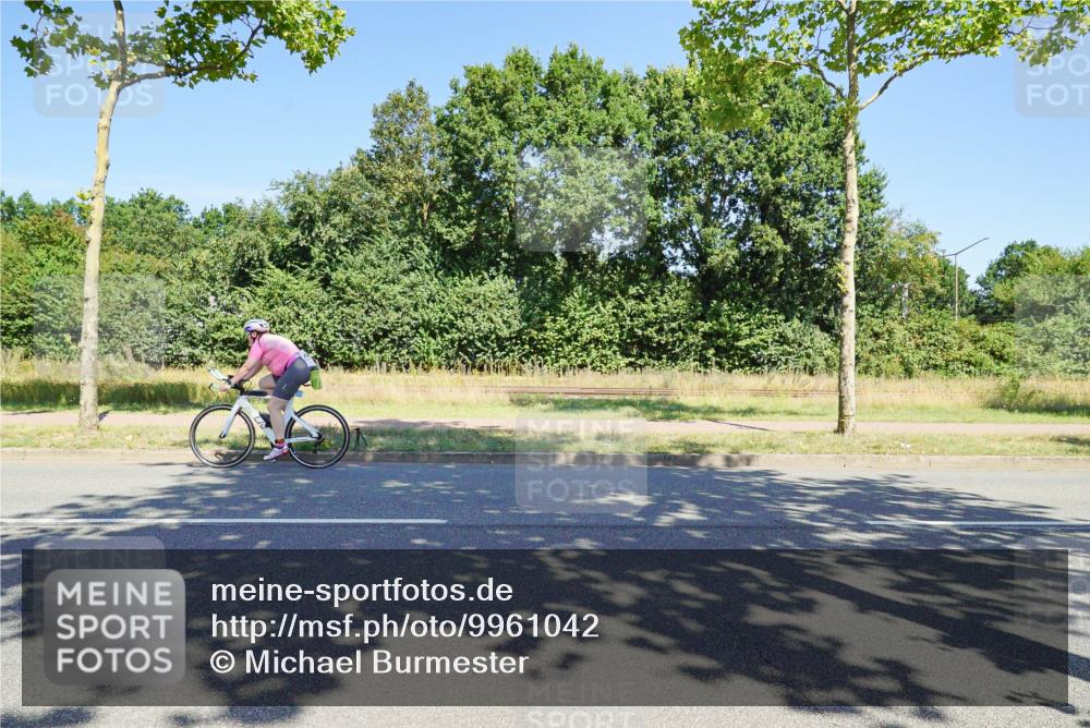 09.08.2026 - GEWOBA Citytriathlon Bremen Michael Burmester http://msf.ph/oto/9961042 09.08.2026 13:02:16 Radfahren 546, 629, 676, 887, 890 meine-sportfotos.de
