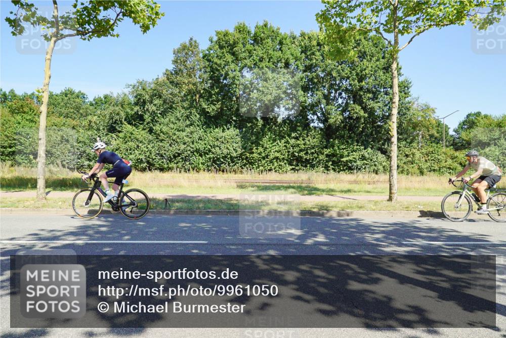 09.08.2026 - GEWOBA Citytriathlon Bremen Michael Burmester http://msf.ph/oto/9961050 09.08.2026 13:02:28 Radfahren 614, 632, 676, 723, 791, 873, 966, 1007, 1011, 1020 meine-sportfotos.de