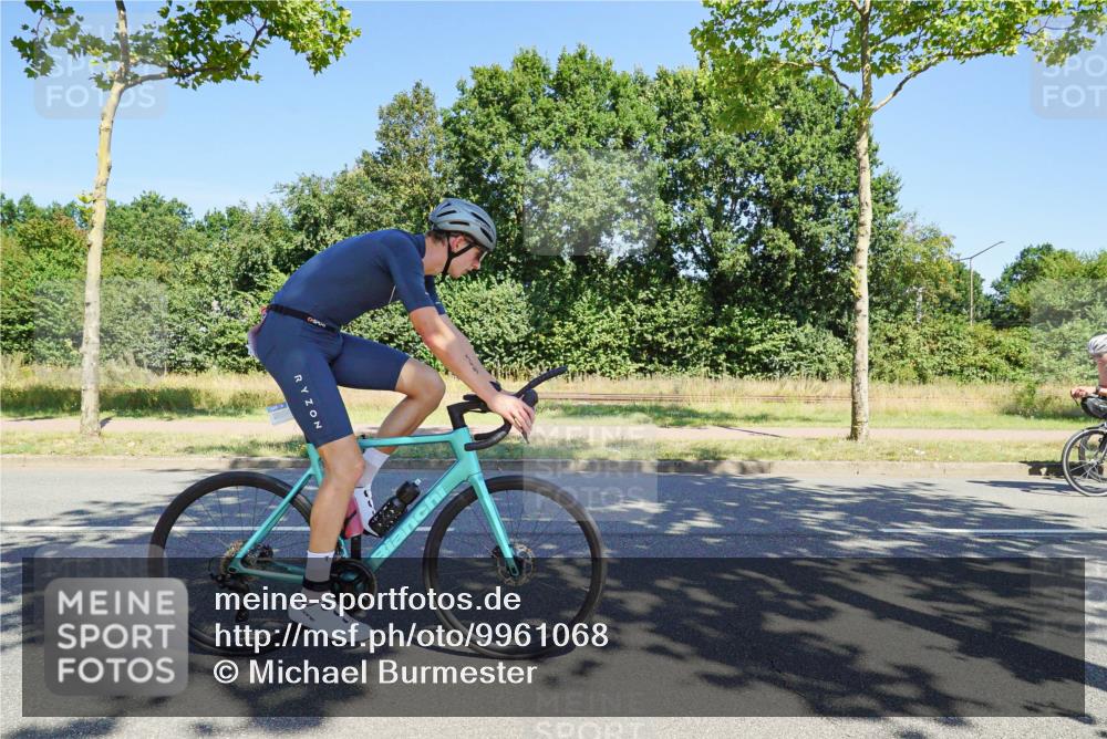09.08.2026 - GEWOBA Citytriathlon Bremen Michael Burmester http://msf.ph/oto/9961068 09.08.2026 13:02:49 Radfahren 549, 597, 607, 654, 681, 691 meine-sportfotos.de