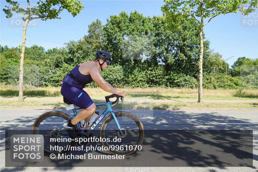 09.08.2026 - GEWOBA Citytriathlon Bremen Michael Burmester http://msf.ph/oto/9961070 09.08.2026 13:02:52 Radfahren 549, 597, 654, 681, 1105 meine-sportfotos.de