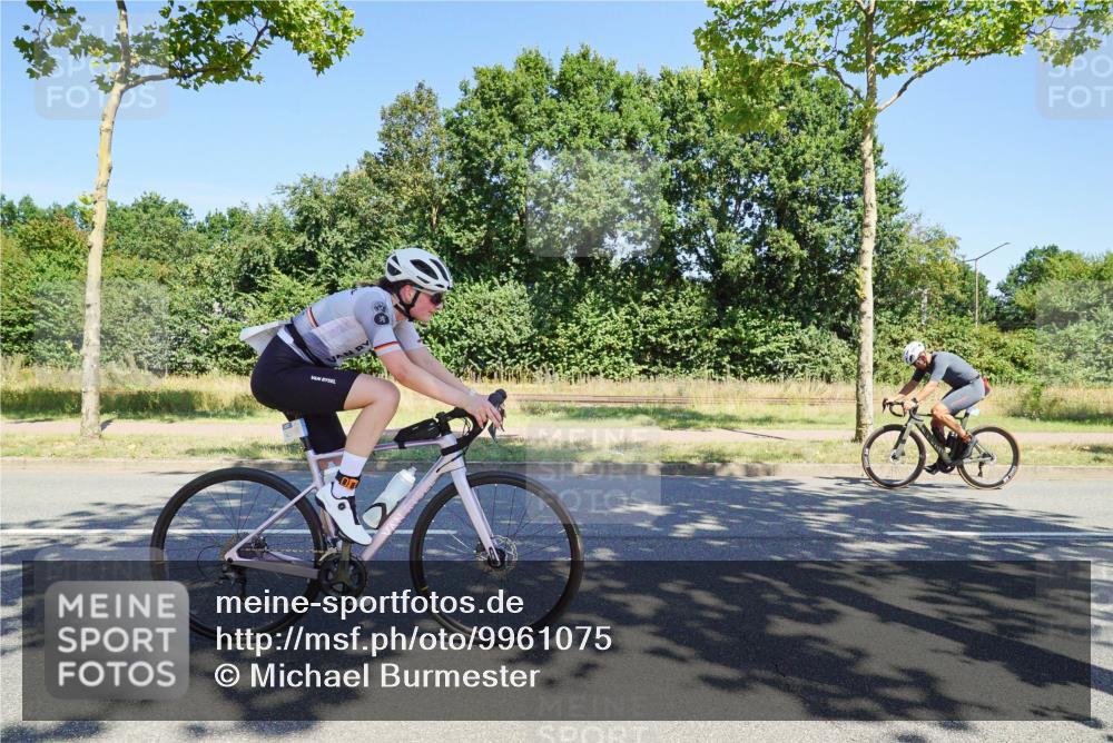 09.08.2026 - GEWOBA Citytriathlon Bremen Michael Burmester http://msf.ph/oto/9961075 09.08.2026 13:03:01 Radfahren 597, 681, 898, 1105 meine-sportfotos.de