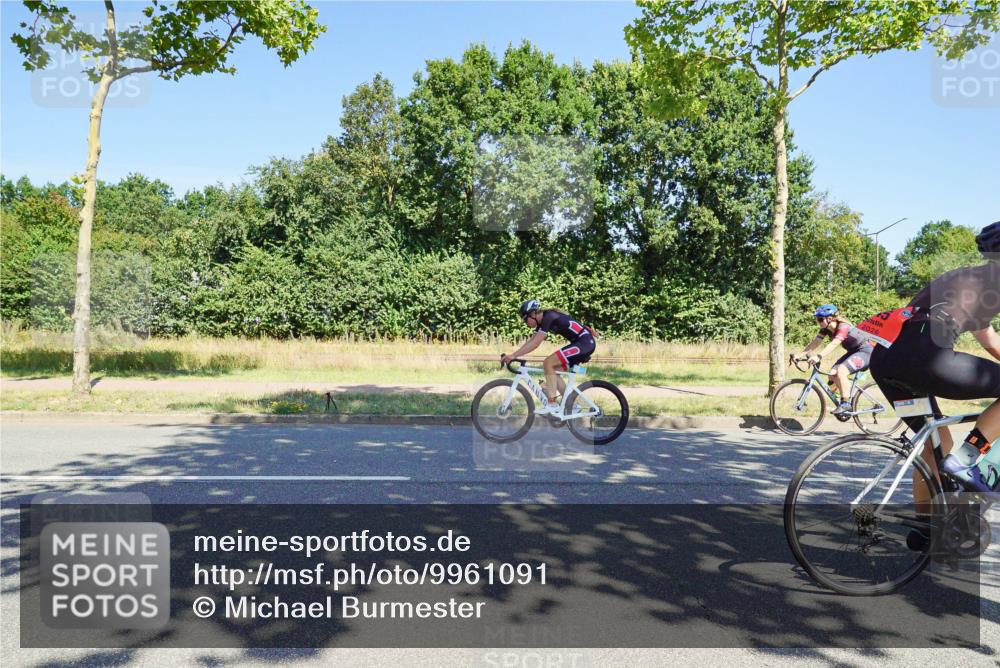 09.08.2026 - GEWOBA Citytriathlon Bremen Michael Burmester http://msf.ph/oto/9961091 09.08.2026 13:03:28 Radfahren 591, 616, 703, 735, 768, 885, 945, 985, 1106 meine-sportfotos.de