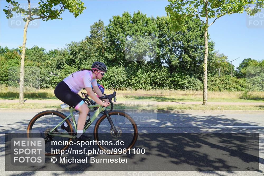 09.08.2026 - GEWOBA Citytriathlon Bremen Michael Burmester http://msf.ph/oto/9961100 09.08.2026 13:03:34 Radfahren 575, 591, 616, 703, 721, 735, 793, 835, 885, 945, 1106 meine-sportfotos.de