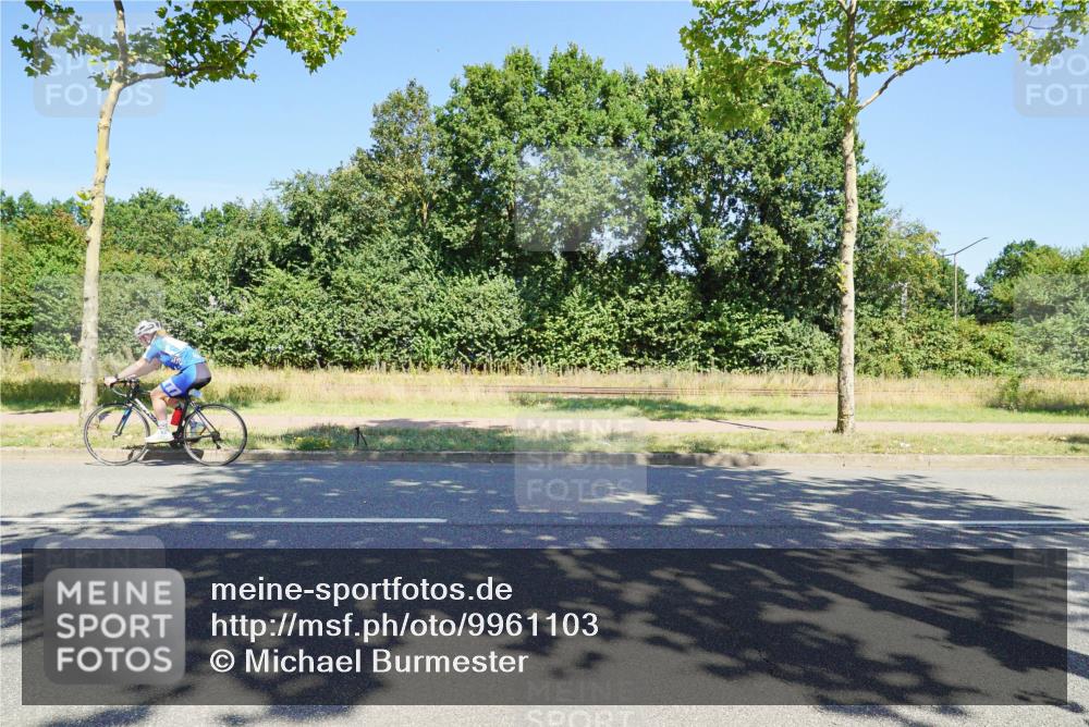 09.08.2026 - GEWOBA Citytriathlon Bremen Michael Burmester http://msf.ph/oto/9961103 09.08.2026 13:03:37 Radfahren 575, 591, 616, 721, 735, 793, 835, 885, 945, 1106, 1122 meine-sportfotos.de
