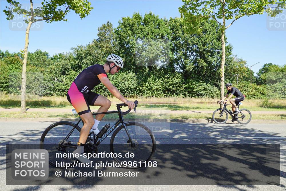 09.08.2026 - GEWOBA Citytriathlon Bremen Michael Burmester http://msf.ph/oto/9961108 09.08.2026 13:03:45 Radfahren 575, 591, 616, 646, 698, 721, 769, 793, 835, 891, 974, 1106, 1122, 1157 meine-sportfotos.de