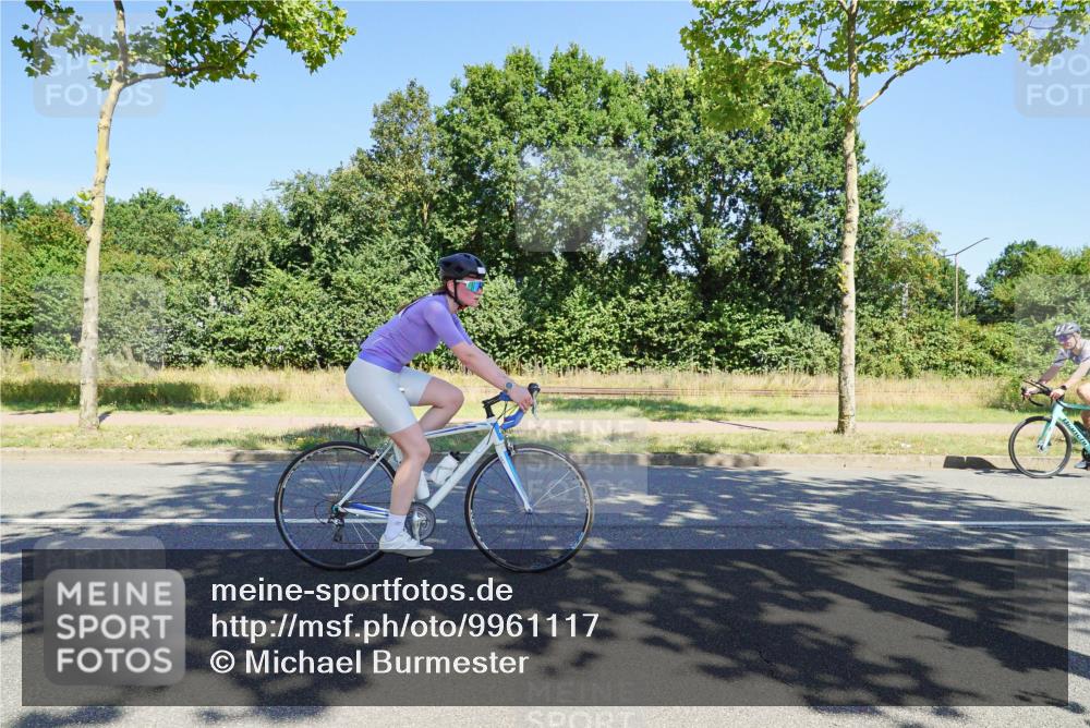 09.08.2026 - GEWOBA Citytriathlon Bremen Michael Burmester http://msf.ph/oto/9961117 09.08.2026 13:04:03 Radfahren 662, 828, 842, 974, 996, 1001, 1108 meine-sportfotos.de