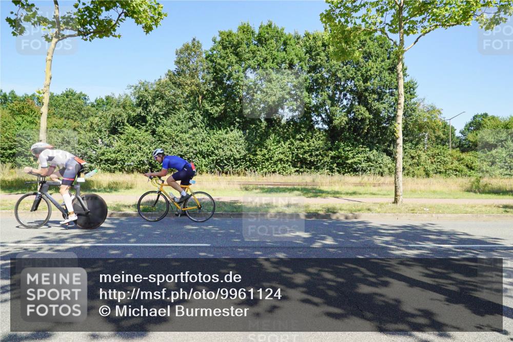 09.08.2026 - GEWOBA Citytriathlon Bremen Michael Burmester http://msf.ph/oto/9961124 09.08.2026 13:04:10 Radfahren 662, 853, 883, 955, 996, 1001, 1108 meine-sportfotos.de