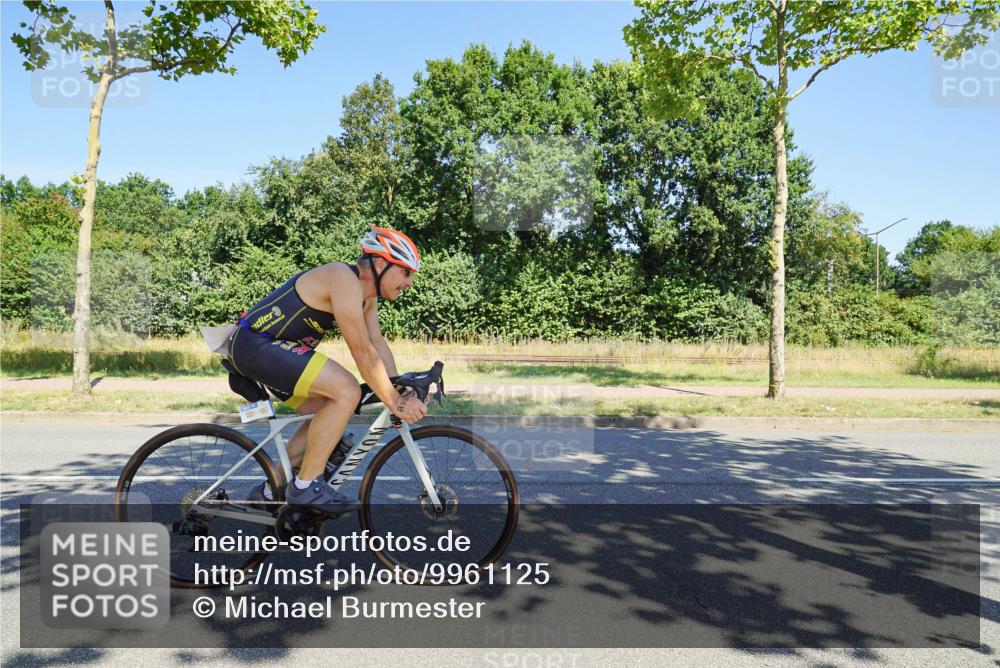 09.08.2026 - GEWOBA Citytriathlon Bremen Michael Burmester http://msf.ph/oto/9961125 09.08.2026 13:04:11 Radfahren 662, 853, 883, 941, 955, 996, 1001, 1108 meine-sportfotos.de