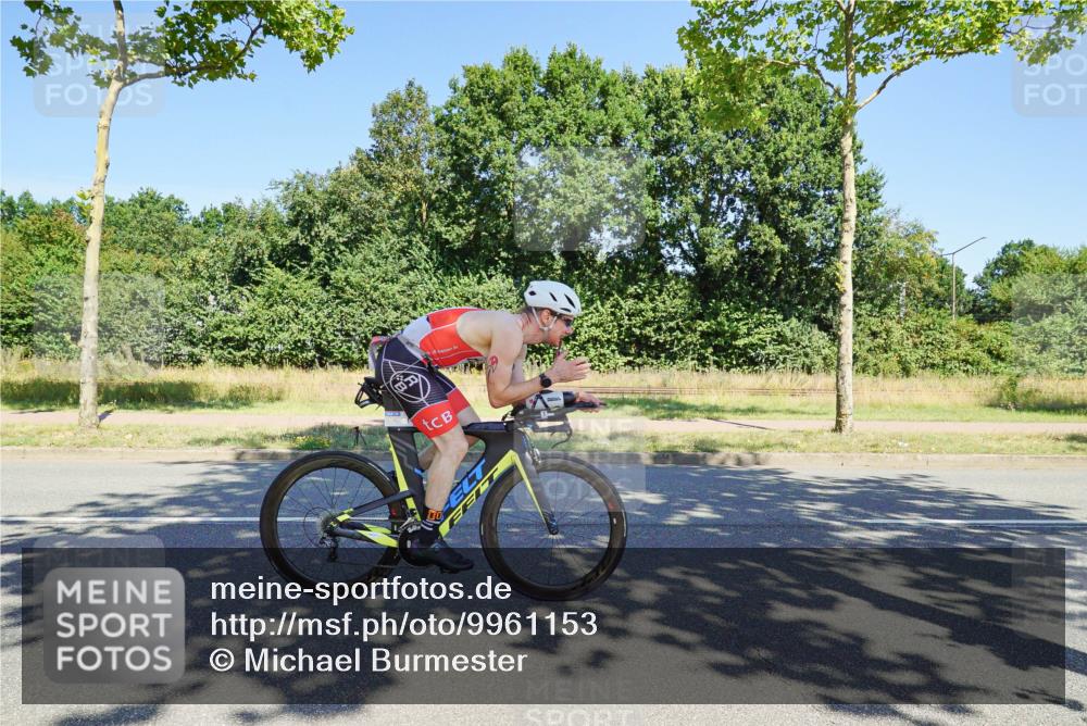 09.08.2026 - GEWOBA Citytriathlon Bremen Michael Burmester http://msf.ph/oto/9961153 09.08.2026 13:05:07 Radfahren 652, 747, 777, 818, 908, 917, 922, 1139 meine-sportfotos.de