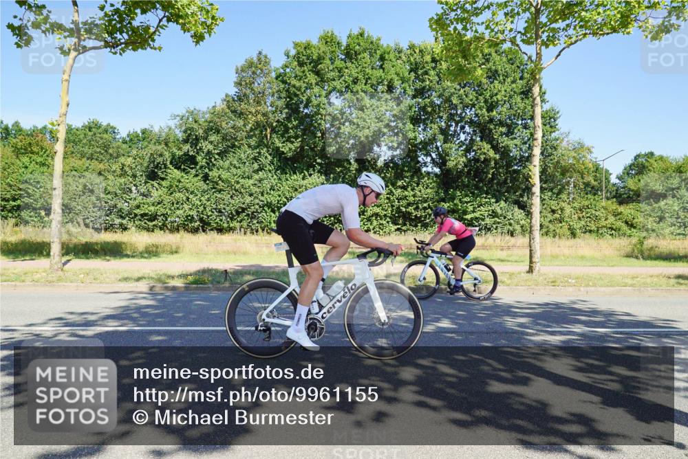 09.08.2026 - GEWOBA Citytriathlon Bremen Michael Burmester http://msf.ph/oto/9961155 09.08.2026 13:05:10 Radfahren 652, 747, 818, 917, 922, 1139 meine-sportfotos.de