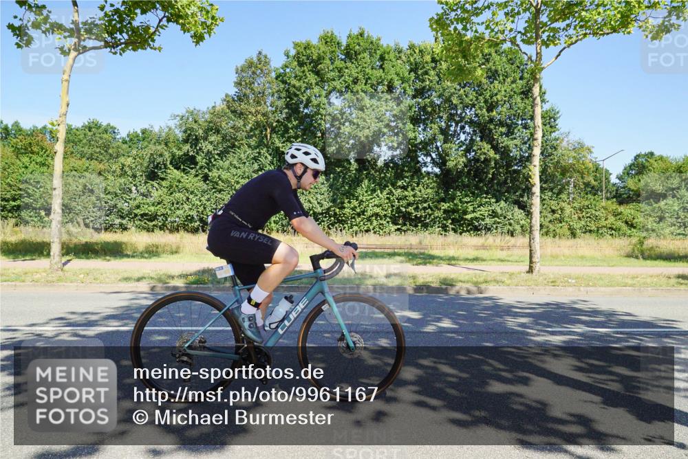 09.08.2026 - GEWOBA Citytriathlon Bremen Michael Burmester http://msf.ph/oto/9961167 09.08.2026 13:05:35 Radfahren 613, 642, 958 meine-sportfotos.de