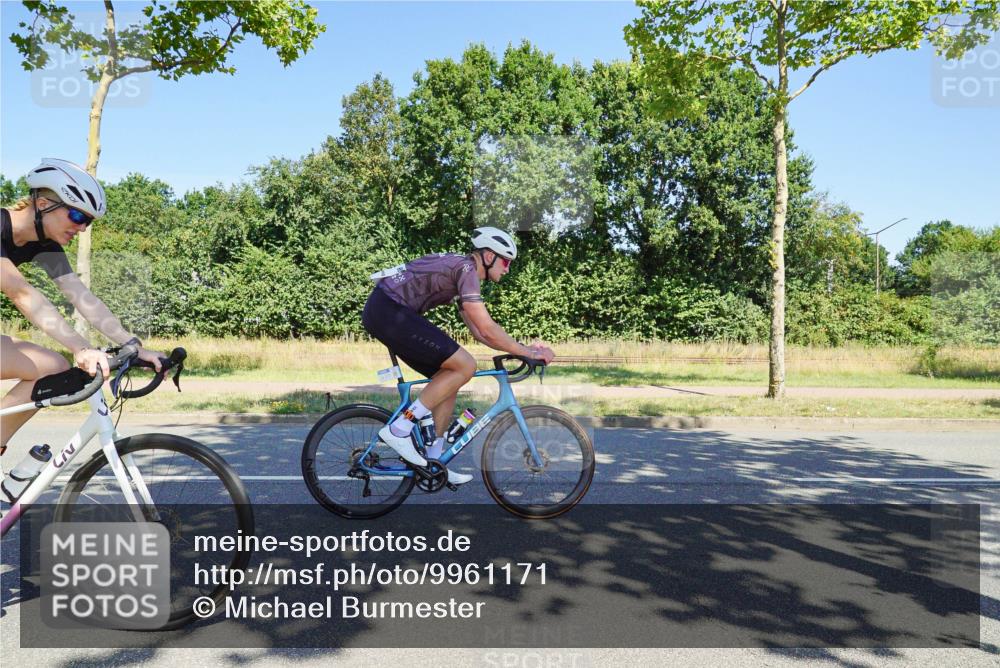 09.08.2026 - GEWOBA Citytriathlon Bremen Michael Burmester http://msf.ph/oto/9961171 09.08.2026 13:05:44 Radfahren 561, 593, 642, 958, 1116, 1145 meine-sportfotos.de