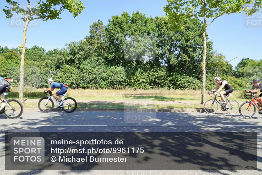 09.08.2026 - GEWOBA Citytriathlon Bremen Michael Burmester http://msf.ph/oto/9961175 09.08.2026 13:05:49 Radfahren 561, 593, 618, 913, 958, 1116, 1145 meine-sportfotos.de