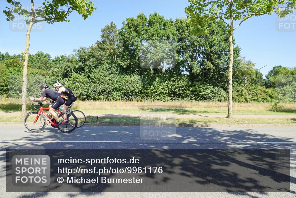 09.08.2026 - GEWOBA Citytriathlon Bremen Michael Burmester http://msf.ph/oto/9961176 09.08.2026 13:05:50 Radfahren 561, 593, 618, 913, 958, 1116, 1145 meine-sportfotos.de