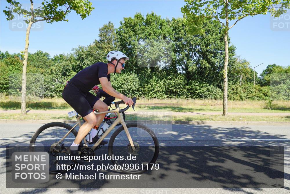 09.08.2026 - GEWOBA Citytriathlon Bremen Michael Burmester http://msf.ph/oto/9961179 09.08.2026 13:05:55 Radfahren 561, 593, 618, 913, 958, 969, 1116, 1145 meine-sportfotos.de